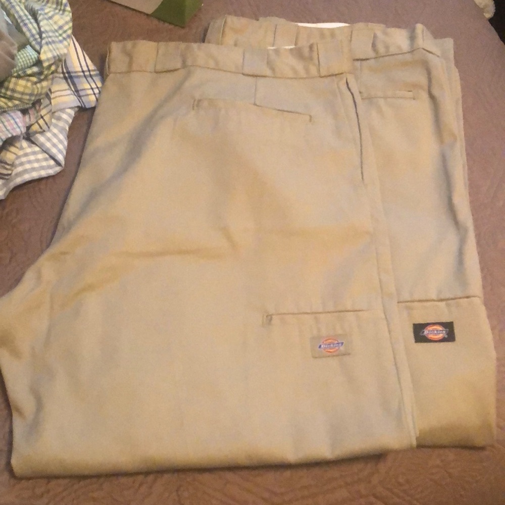 Dickies loose fit 48x30 cargo pants